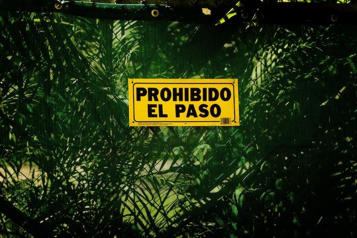 pancarte interdit au paso en espagne