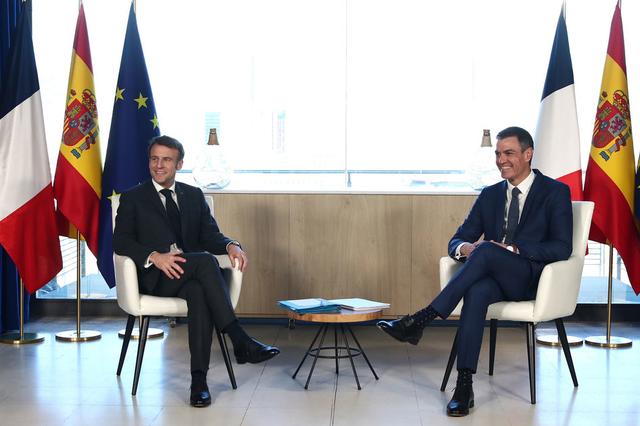 emmanuel macron et pedro sanchez